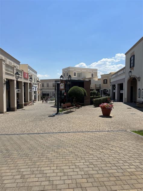 outlet village agira enna